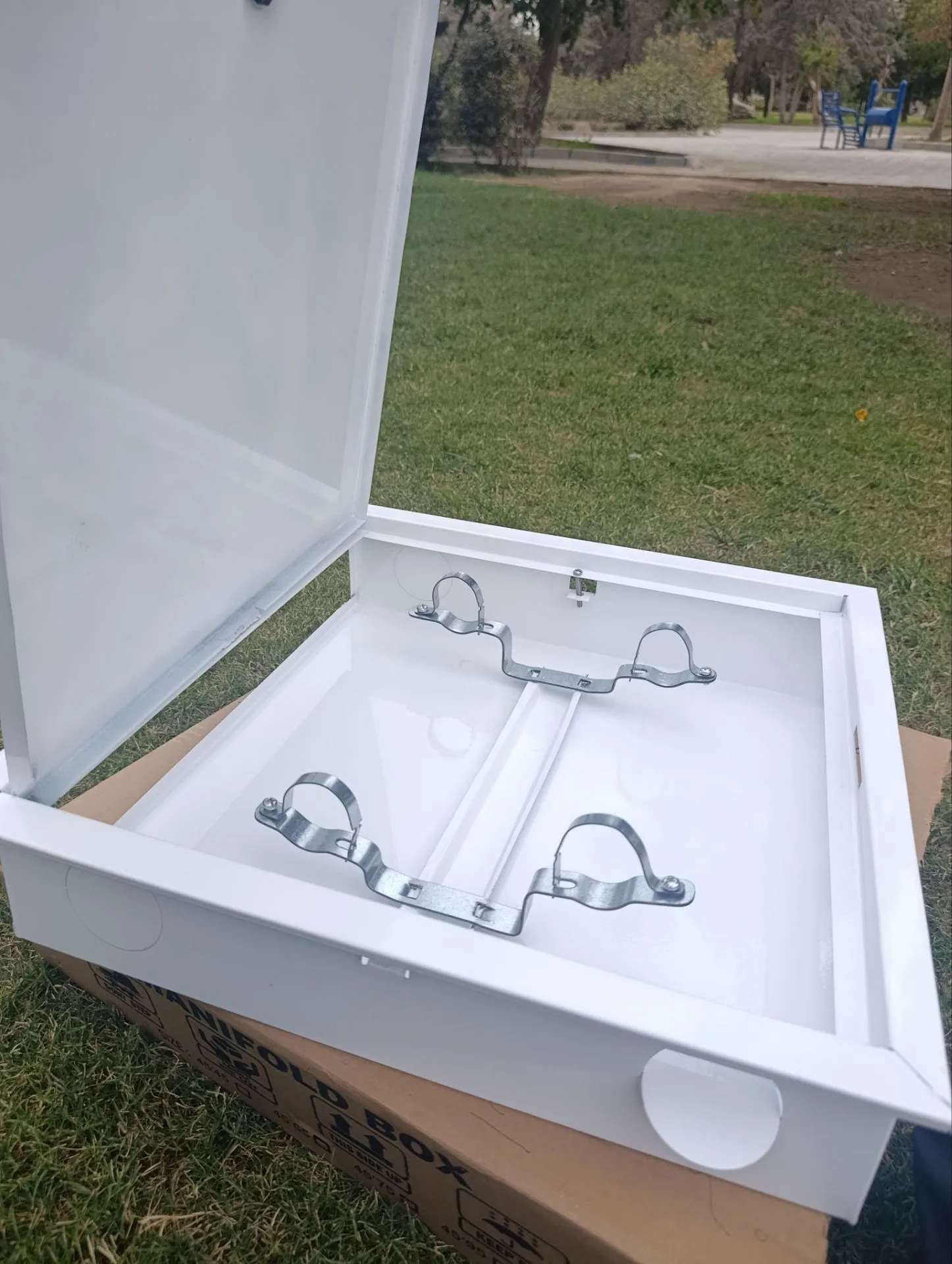 | Underfloor Heating Manifold Cabinet | FLZBOX ad photo